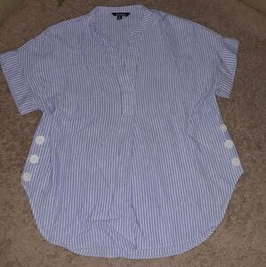 Nicole Miller Size M, Blue w White Stripe Linen Top